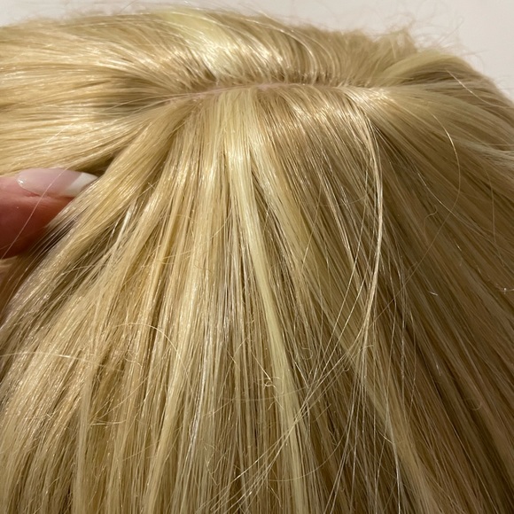 NWT 12” pale honey blonde highlights ash with bangs short bob wig natural look - Picture 9 of 16